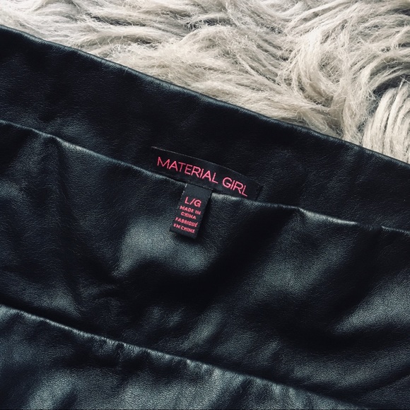 Polyurethane Mini Skirt - Picture 2 of 2